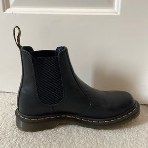 De. Martens Chelsea Boots